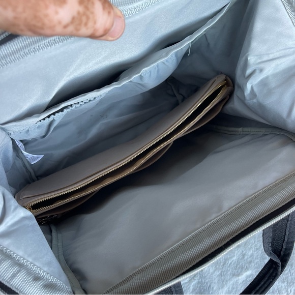 Skip Hop Diaper Bag Backpack: Mainframe Large Capacity, Black with Gold Trim - Picture 15 of 15